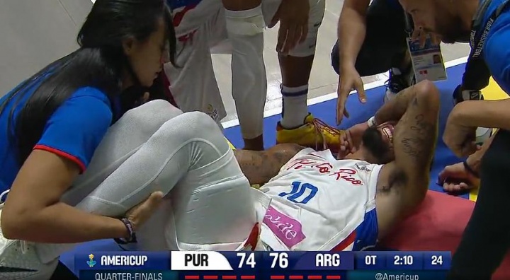 乐鱼体育-阿尔瓦拉多背部重摔伤退 剧痛难忍掩面落泪😭 担架护送离场