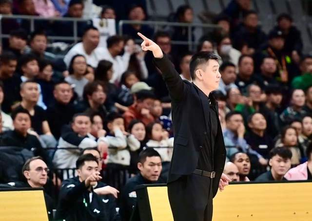 乐鱼体育-一夜3大冷门！CBA真是太刺激了，豪门9连胜被终结，黑马彻底褪色